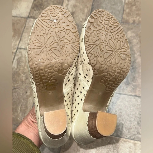 Gold Button Size 41 - Picture 5 of 8